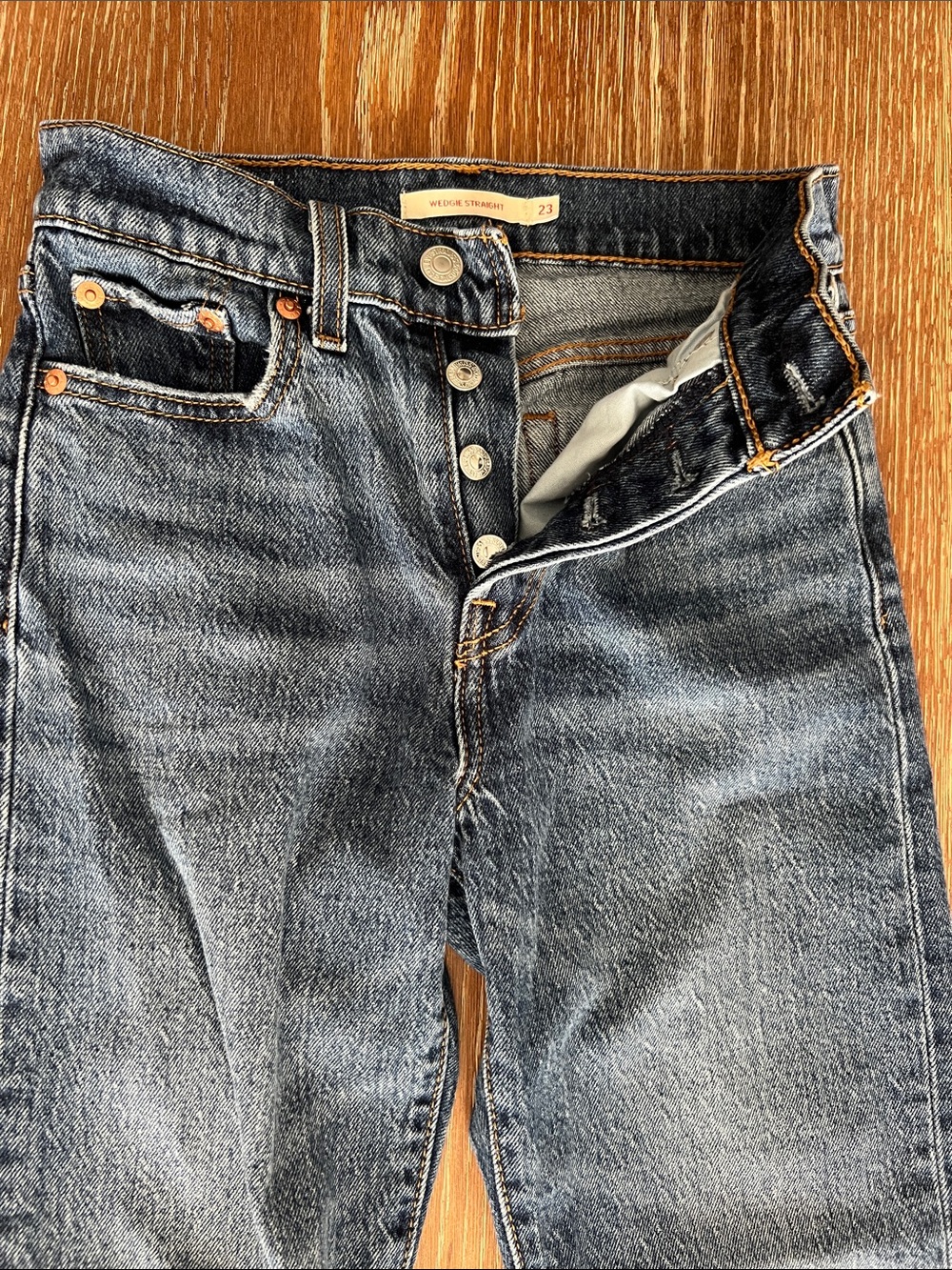 Women’s Levi’s wedgie straight Jean